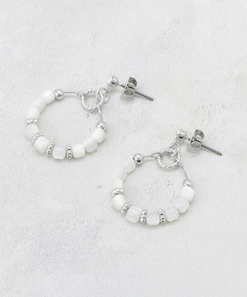 シェル調ビーズ×メタルフープピアス