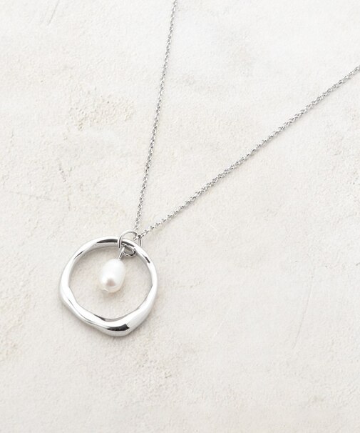 パールサークルネックレス