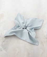 スクエアデザインサテンシュシュ