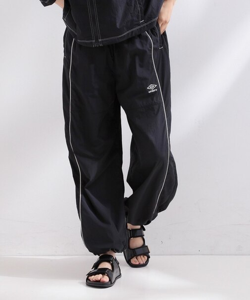 ◆【umbro／アンブロ】シアーナイロンカーブシルエットイージパンツ