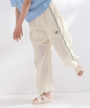 ◆【umbro／アンブロ】シアーナイロンカーブシルエットイージパンツ