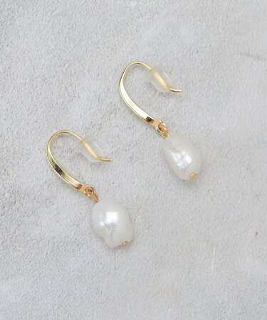 ビジューフック淡水ピアス