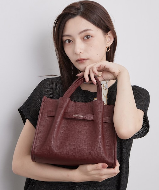 【軽量／2WAY／通勤対応】スクエアデザインミドルトートバッグ