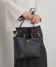 【2WAY／軽量】巾着付シュリンクミドルトートバッグ