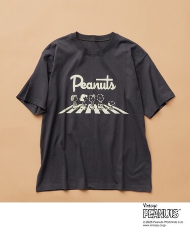 75周年PEANUTSデザイン半袖Tシャツ