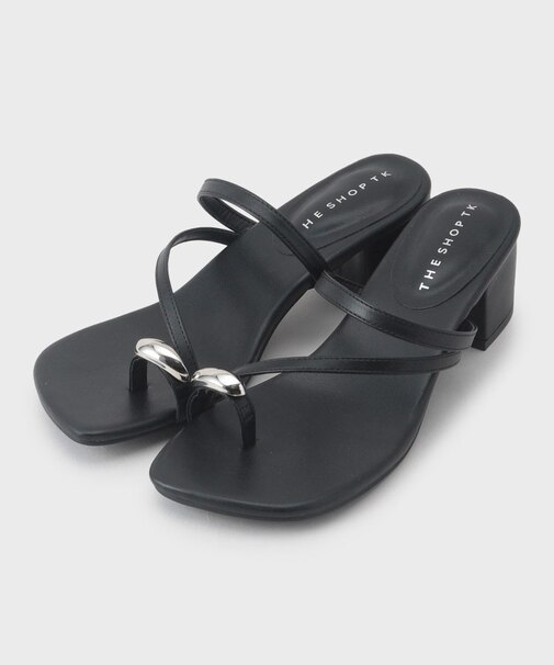 メタルトングサンダル