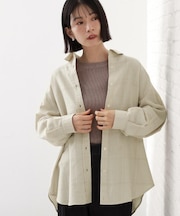 インしてる風にも着られるチェックシャツ