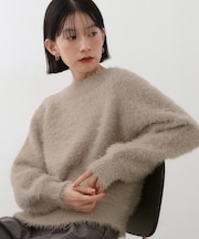着るたびときめく ふんわりフェザーシャギーニット