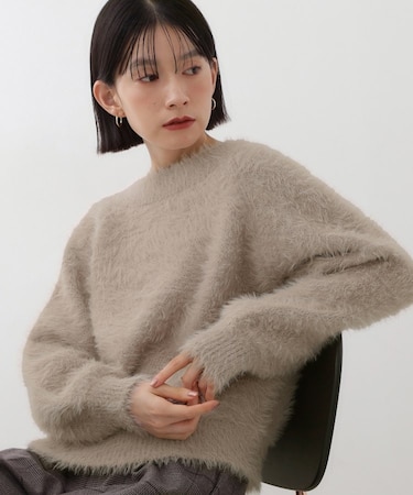 着るたびときめく ふんわりフェザーシャギーニット