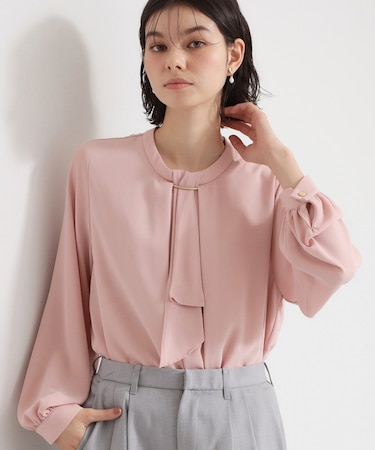 バー付きラッフルタイブラウス