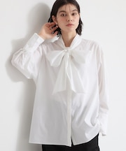 タックボウタイブラウス