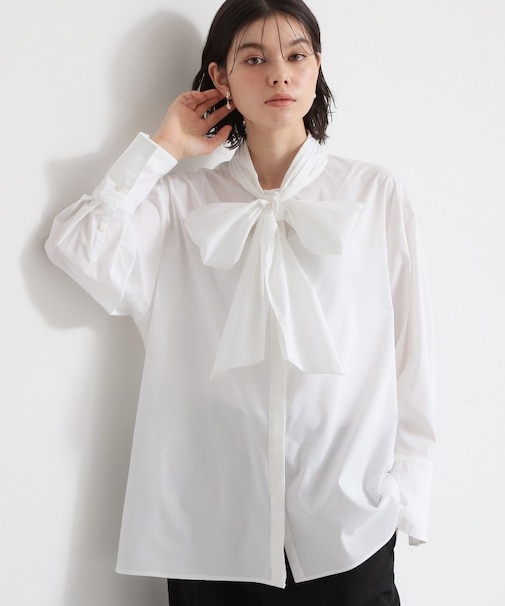 タックボウタイブラウス