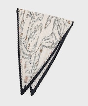 プリーツスカーフ