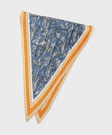 プリーツスカーフ