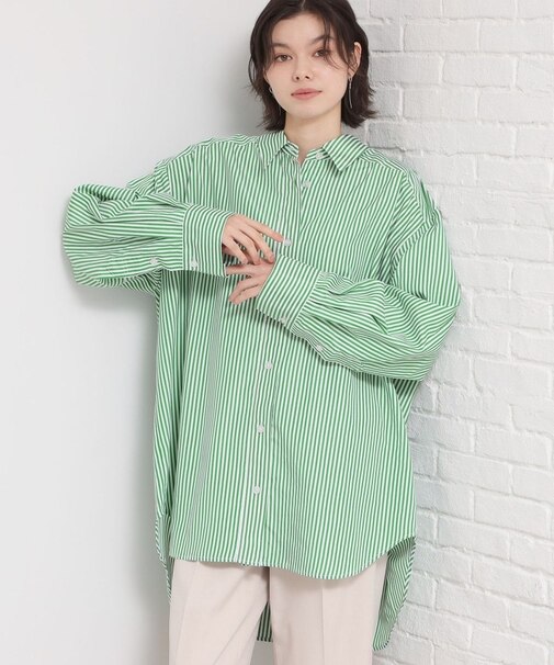 ゆったりシルエットで体型カバー ロングシャツ