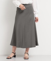 サテンフレアスカート