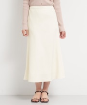 サテンフレアスカート