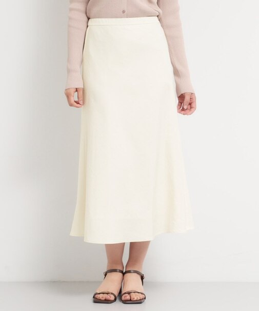 サテンフレアスカート