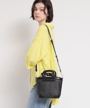 合皮型押しメッシュショルダーバッグ