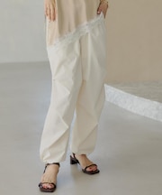 表情を変えられる2WAY 裾ドロストワークパンツ