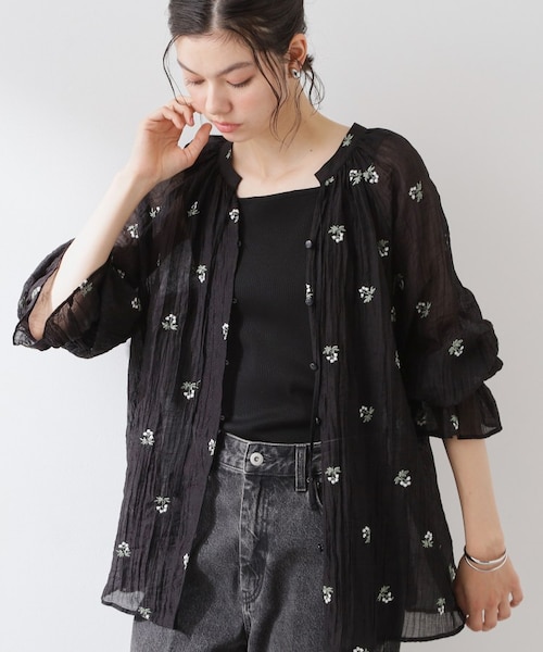 ohga 花刺繍ブラウス　新品タグ付き 華やぎを添える 花柄刺繍ブラウス｜ザショップティーケーの通販｜&mall