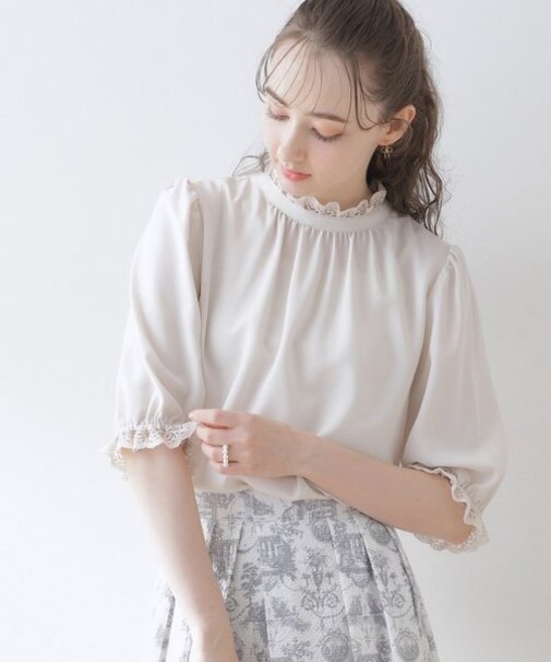 【上品華やか／二の腕カバー】5分袖エンブロレースブラウス