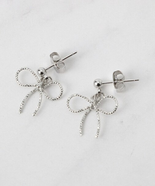 リボンモチーフピアス