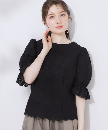 【一枚で着映える・花柄刺繍・5分袖】バックレースアップ カットワークレースブラウス