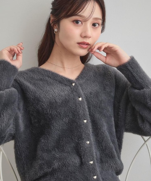 【大人可愛い／きれいめ】前後2WAYフェザーカーディトップス