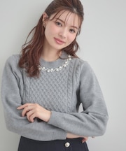 【きれいめ】パール調デザイン アラン柄ニット