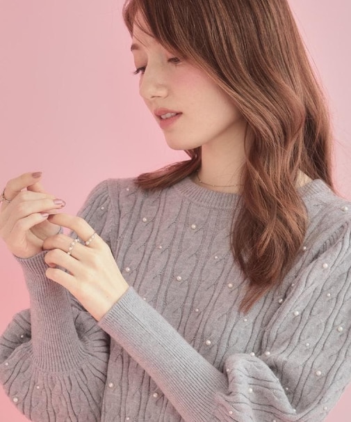 【華やぎ・一枚で着映え】ケーブルパール調ニット