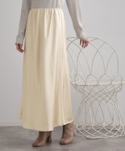 シルキーヘビーサテンスカート