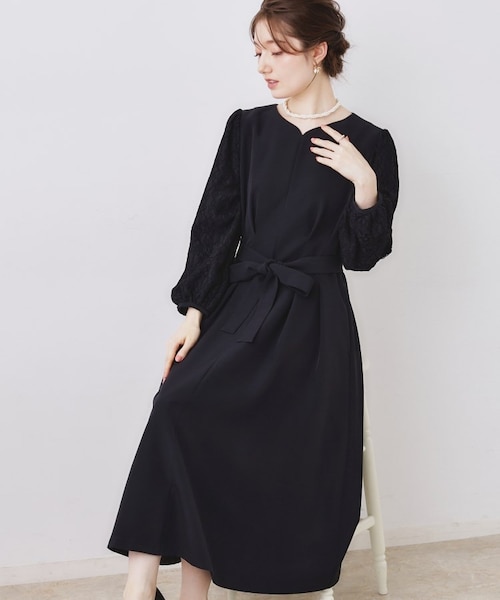 hinari 袖タックフレアワンピース　ベージュ　S hinari（ヒナリ）の「袖タックフレアワンピース（ワンピース）」 - WEAR