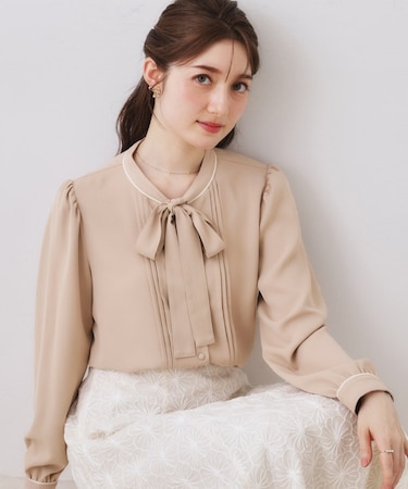 配色タックタイブラウス