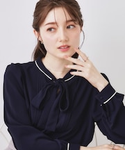 配色タックタイブラウス