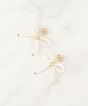 パール調リボンデザインピアス