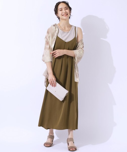 後ろ姿も抜かりなく バックリボンキャミワンピース