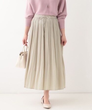 【高レビュー】広がり過ぎずすっきりと サテンプリーツスカート