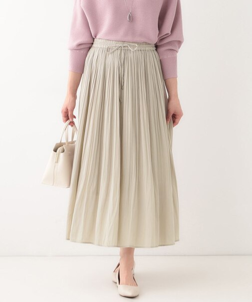 【高レビュー】広がり過ぎずすっきりと サテンプリーツスカート