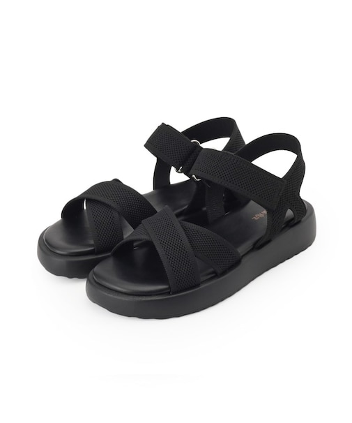 大人のカジュアルコーデに 私にフィットする ニットサンダル