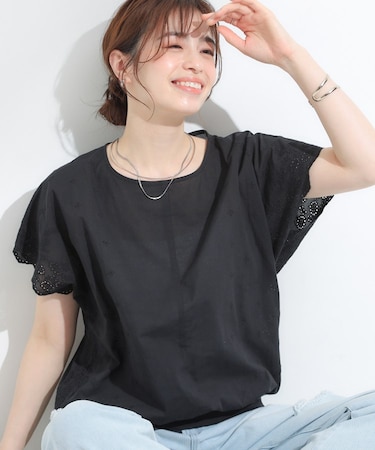 スカラップ刺繍レースが目を惹く ドルマントップス