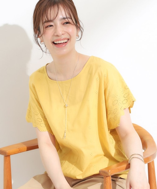スカラップ刺繍レースが目を惹く ドルマントップス