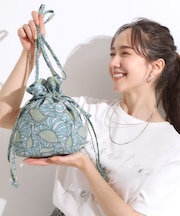 ころんとしたフォルムが魅力 ラタプリント 巾着ショルダーバッグ