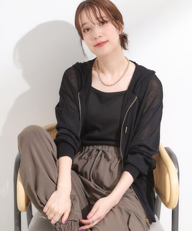 冷房対策にも 上品なシアー感のニットパーカ