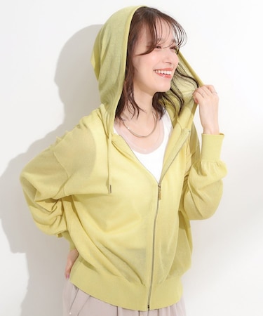 冷房対策にも 上品なシアー感のニットパーカ