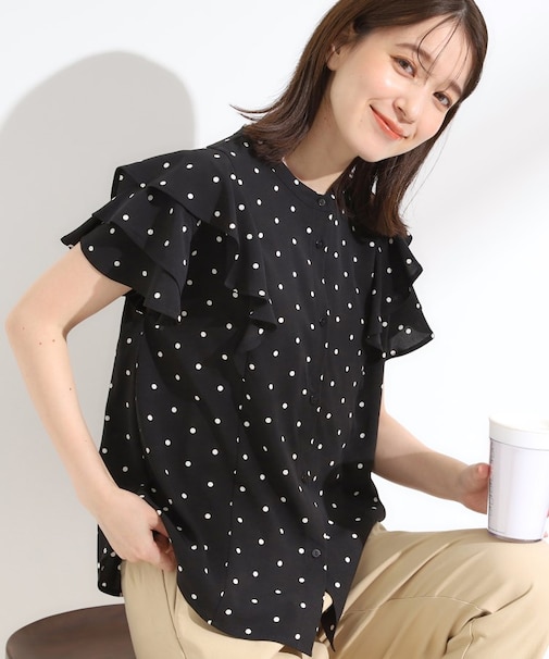 【無地/ドット柄】お袖フリルが華やぐ きれいめブラウス