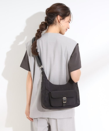 【撥水】立体ポケットショルダーバッグ