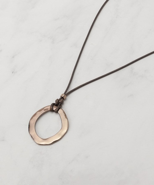 オープンリングひもネックレス