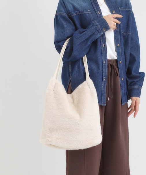 つまみハンドルフェイクファートートバッグ