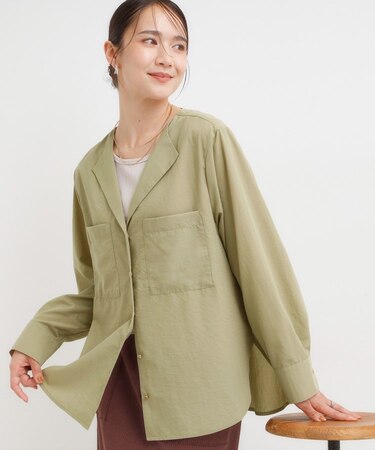 リラックス感のある オープンカラーシャツ